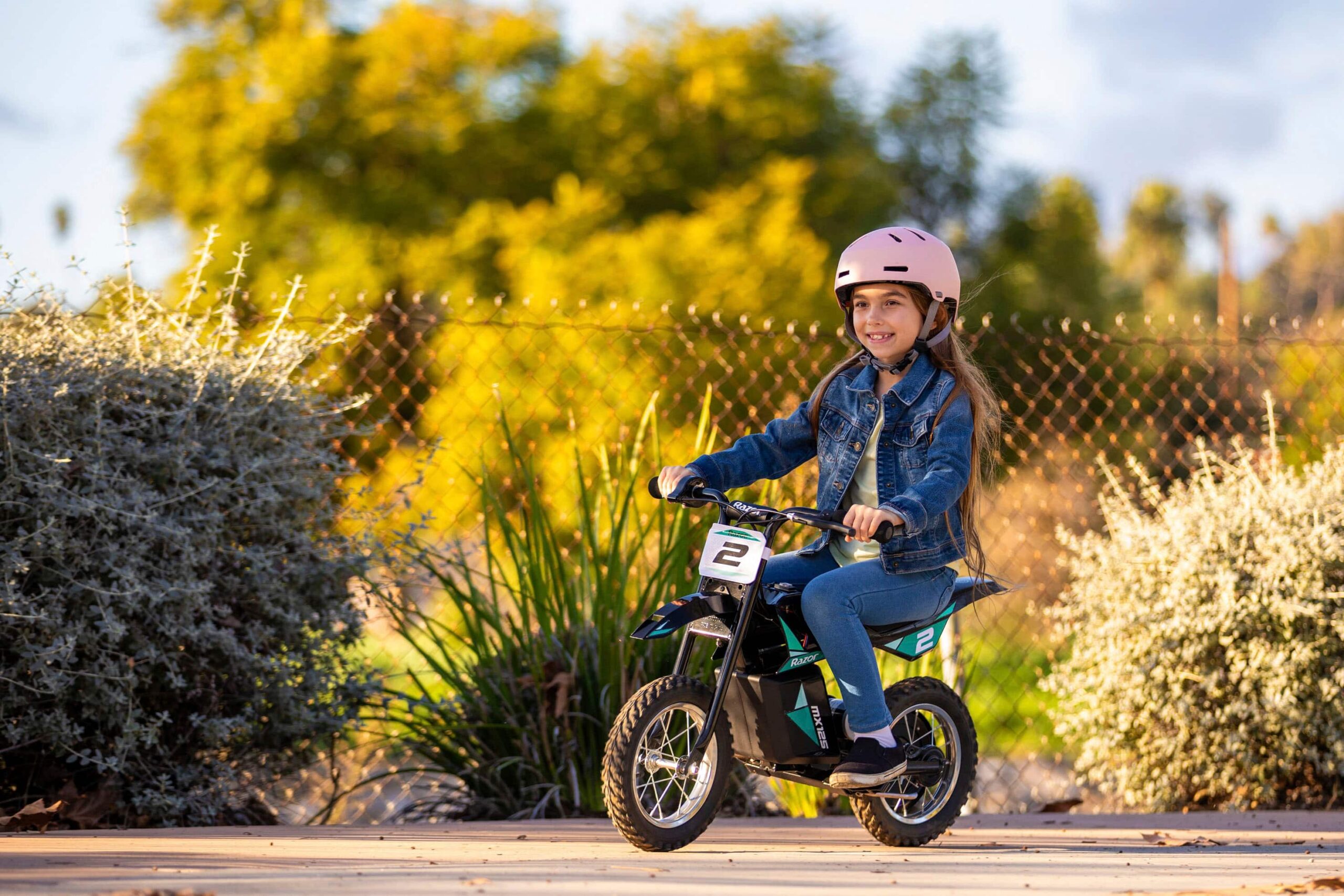 Razor - MX125 Dirt Rocket eBike for Kids w/ 5.3 Miles Max Operating Range and 8 mph Max Speed - Teal/Black - Image 5
