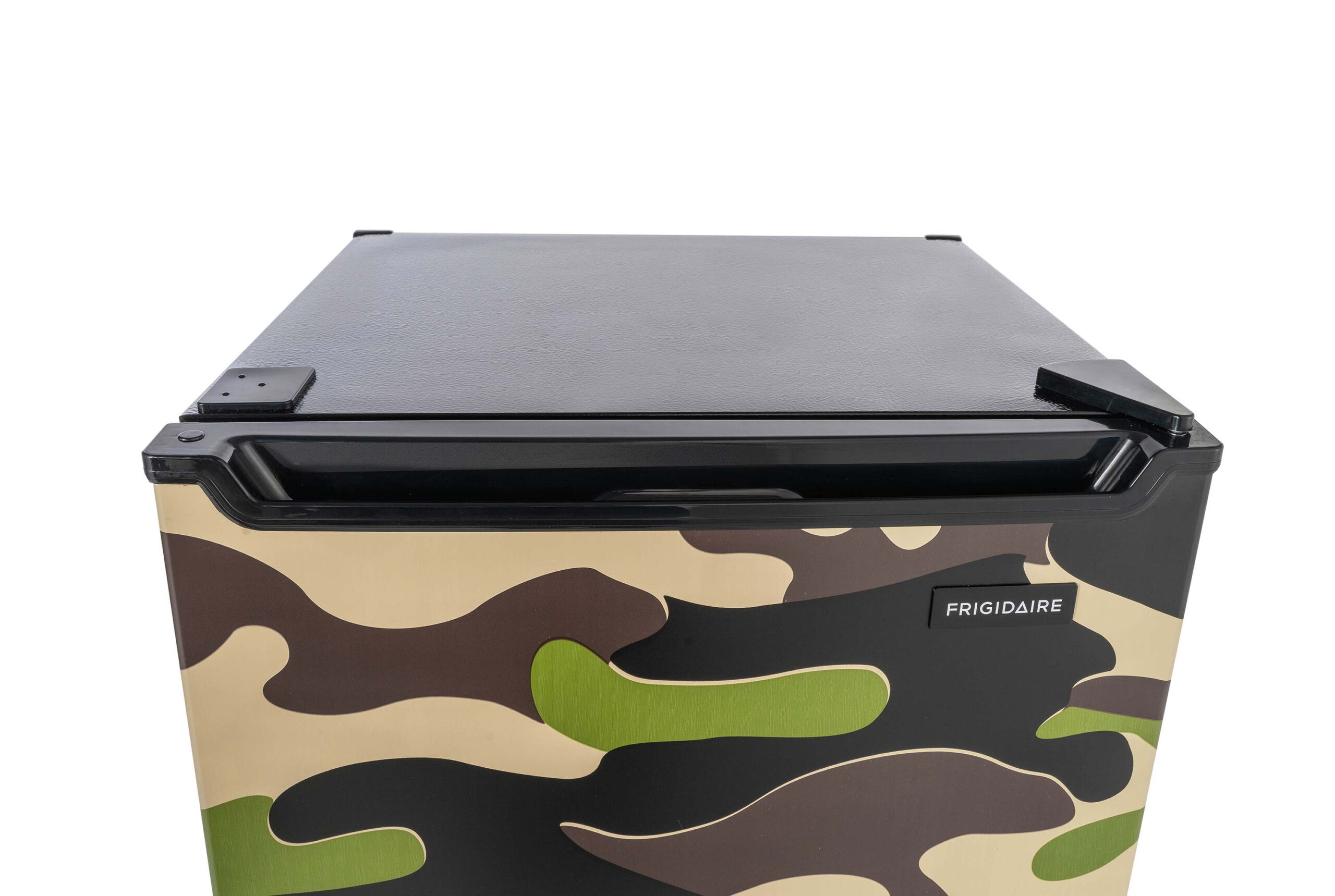 Frigidaire 6.5 Cu. ft. Convertible Upright Freezer/Refrigerator, Garage-Ready Deep Freezer for Home, Cabin & RV, Hunting Camo Print - Image 7